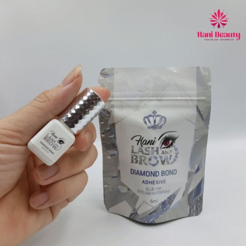 Diamond Bond có giá 289.000 VNĐ/chai thiết kế sang trọng