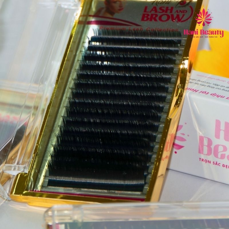 Mi khay được sắp xếp gọn gàng, tiện lợi giúp người thợ dễ dàng thao tác