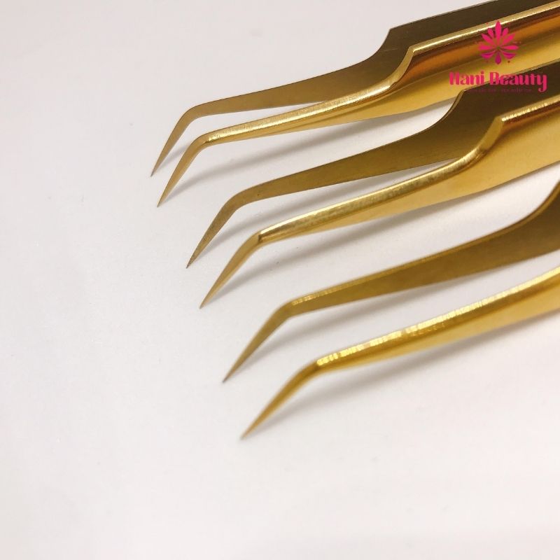 Nhíp nối mi cho thợ run tay thích hợp nhất chính là Classic Daisy