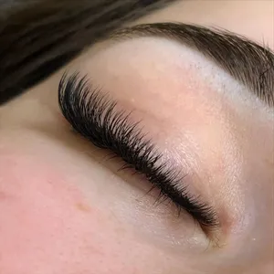 Hướng Dẫn Chi Tiết Cách Nối Mi Wispy Dễ Dàng Thực Hiện