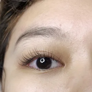 Nên Uốn Mi Hay Nối Mi? So Sánh Ưu Nhược Điểm Chi Tiết