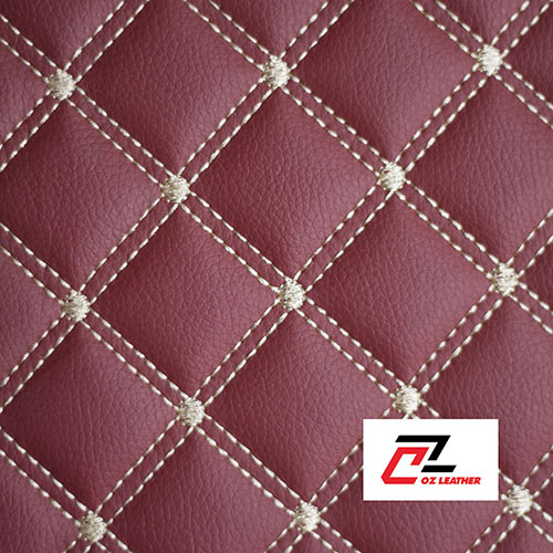 Họa tiết hình vuông sần đỏ chỉ kem 2 đường chỉ ấn tượng làm điểm nhấn Họa tiết hình vuông sần đỏ chỉ kem 2 đường chỉ ấn tượng làm điểm nhấn