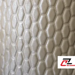 Da PVC kim tuyến chần lục giác 2 đường chỉ màu kem