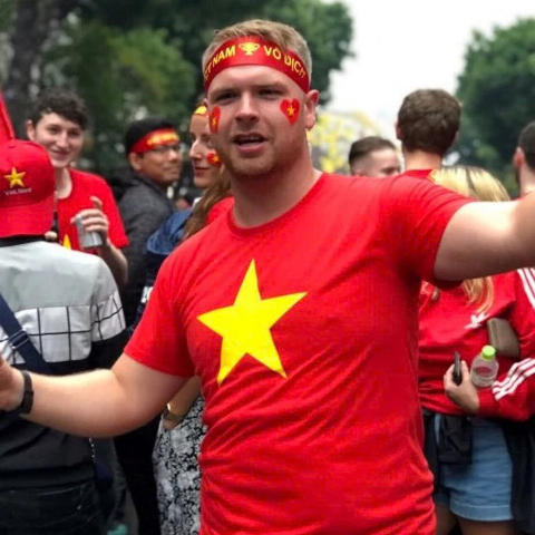 Hình ảnh thực tế sản phẩm áo cờ - Hình 1