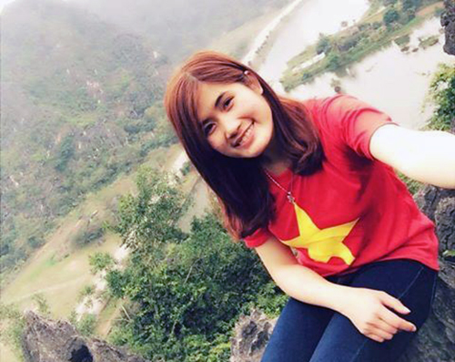 Áo cờ Việt Nam đi khắp mọi nẻo đường