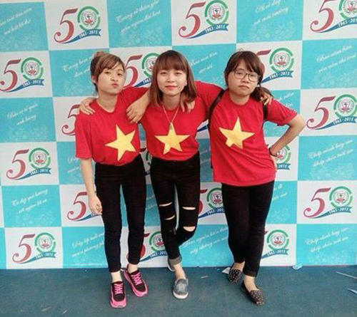 Bất cứ ai cũng có thể sở hữu áo cờ đỏ sao vàng giá rẻ