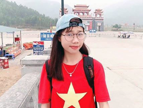 áo lá cờ Việt Nam cho du lịch