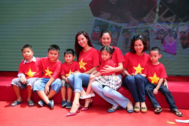 Áo cờ đỏ Việt Nam là sản phẩm cho mọi người, mọi nhà