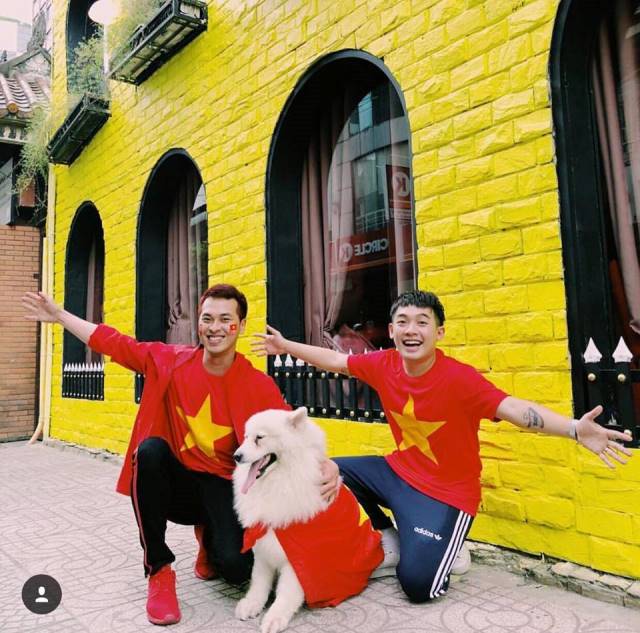 Áo cờ đỏ sao vàng may theo nhu cầu riêng