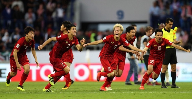 Niềm vui trên sân cỏ của các cầu thủ