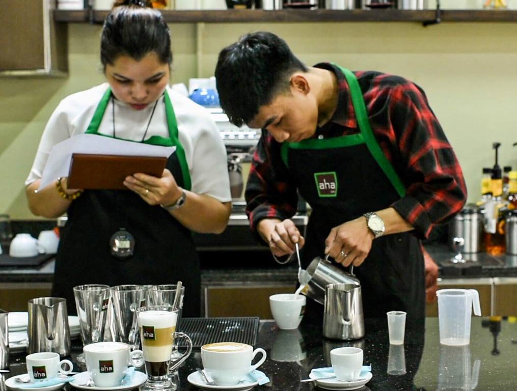 Đồng phục nhân viên tại Aha Cafe - Hình 1