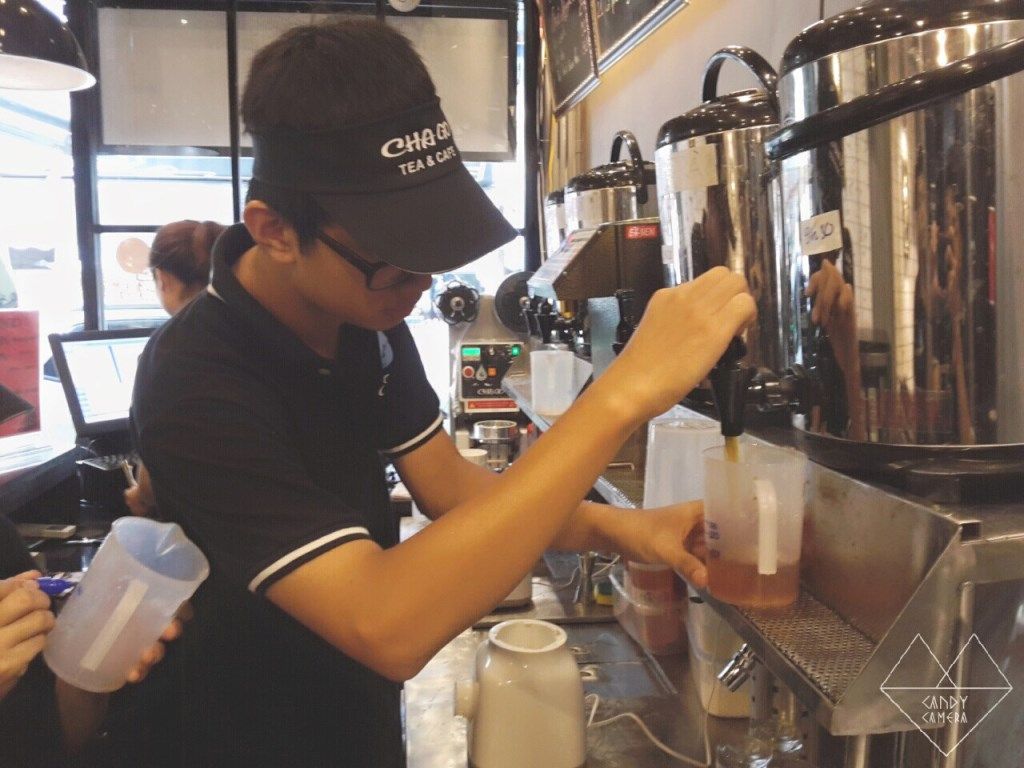 Mẫu đồng phục tại cửa hàng trà sữa Chagon Tea & Cafe - Hình 2