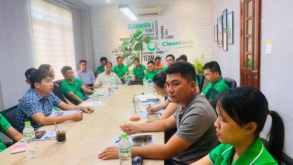 Mẫu đồng phục nhân viên công ty Công nghệ Clean Tech - Hình 1