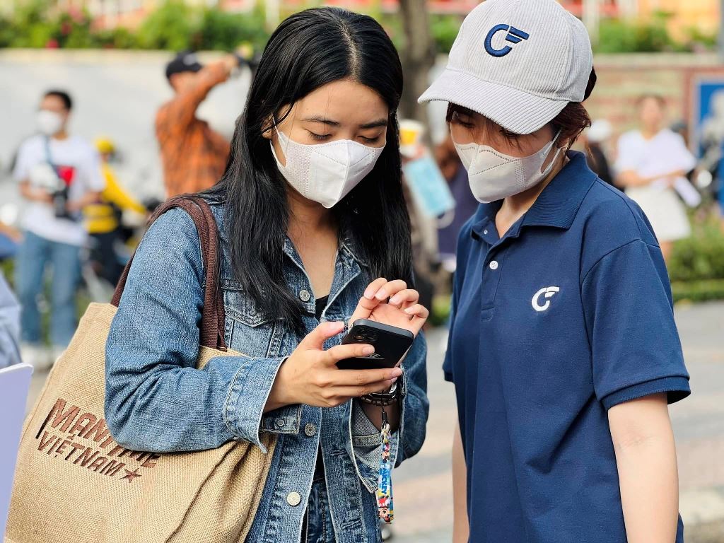 Nhân viên tại Coffeerary - Hình 1