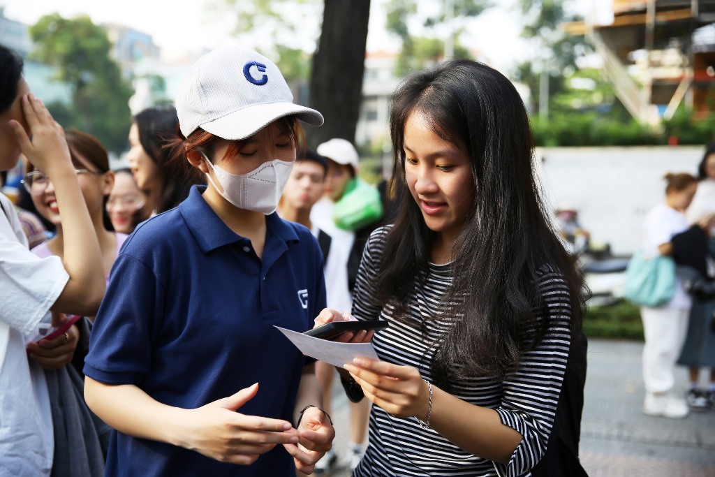 Nhân viên tại Coffeerary - Hình 2