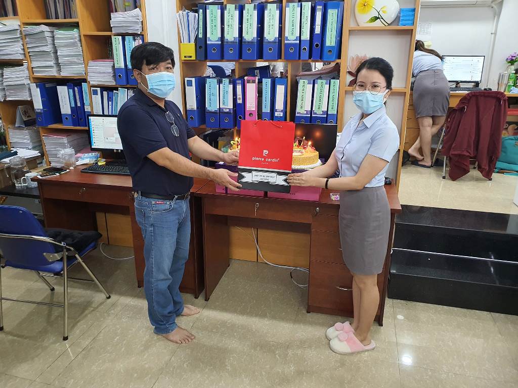 Mẫu đồng phục nhân viên công ty Công Nghệ Anh Minh - Hình 2