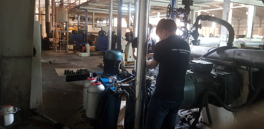 Mẫu đồng phục nhân viên công ty Công Nghiệp Hùng Quân - Hình 2