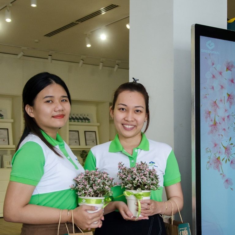 Mẫu đồng phục nhân viên tại công ty GreenPan Việt Nam - Hình 4