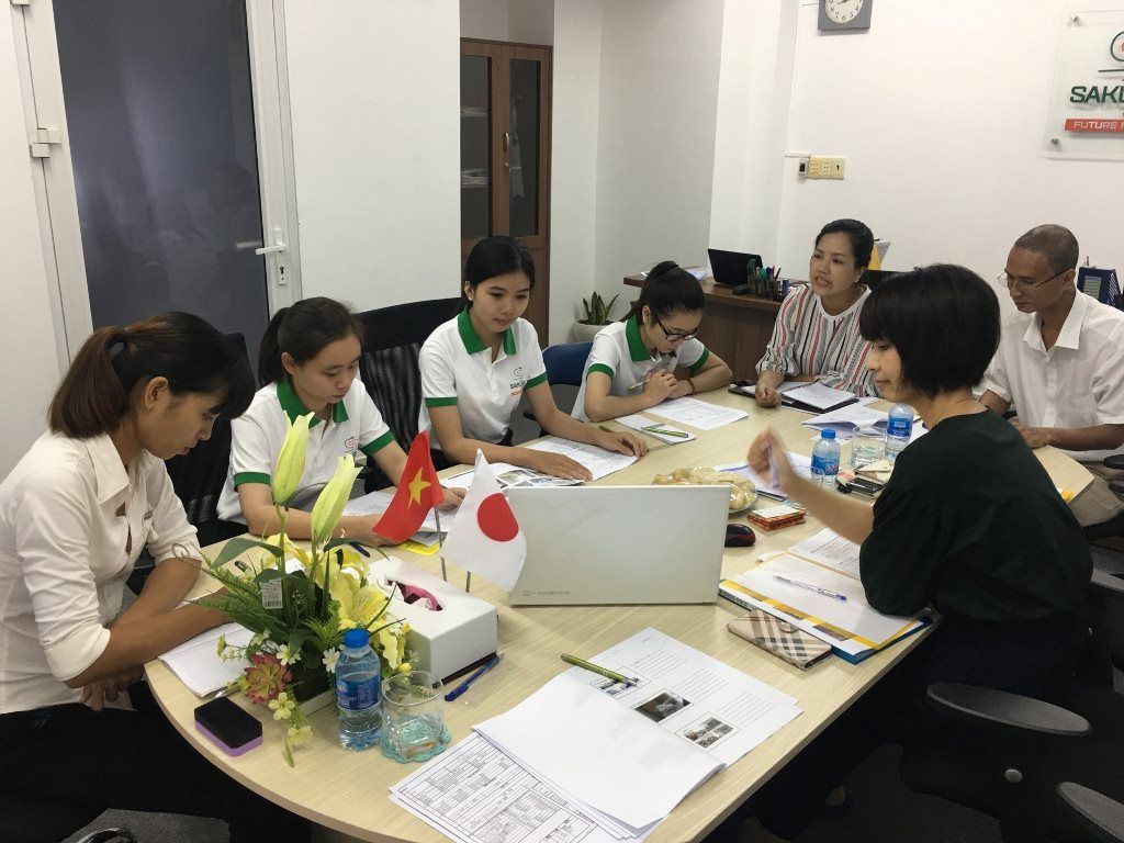 Mẫu thiết kế đồng phục học viên tại công ty Cung ứng Nguồn Nhân Lực Sakura - Hình 2