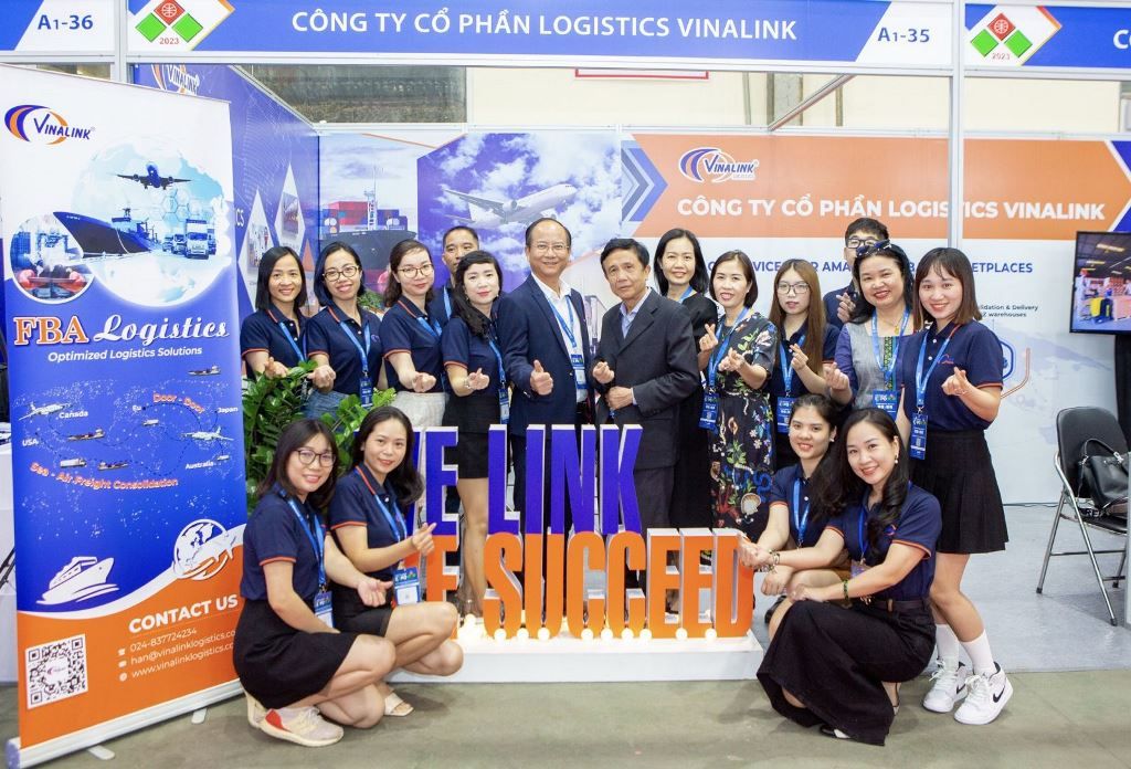 Mẫu đồng phục nhân viên công ty Logistics Vinalink - Hình 2