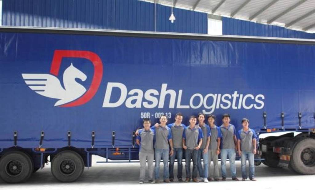 Mẫu đồng phục nhân viên công ty Dash Logistics - Hình 2