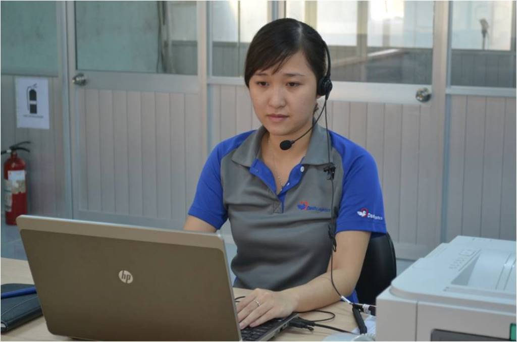Mẫu đồng phục nhân viên công ty Dash Logistics - Hình 1