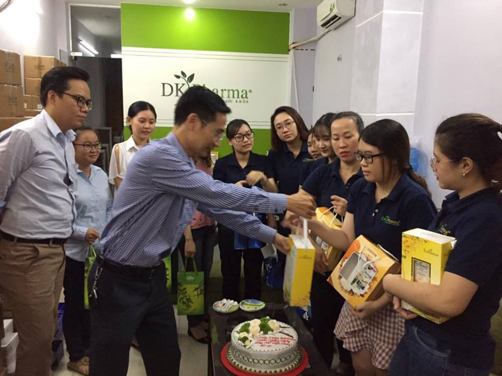 Mẫu đồng phục nhân viên công ty cổ phần Dược Khoa (DK Pharma) - Hình 2