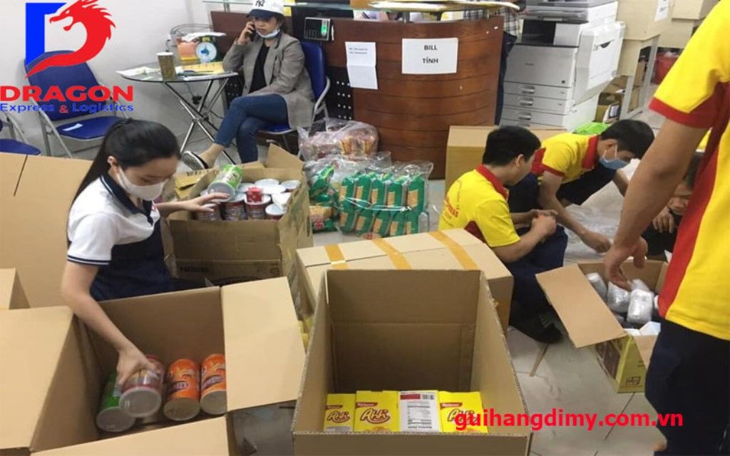 Mẫu đồng phục nhân viên công ty Vận chuyển quốc tế Dragon Express - Hình 2