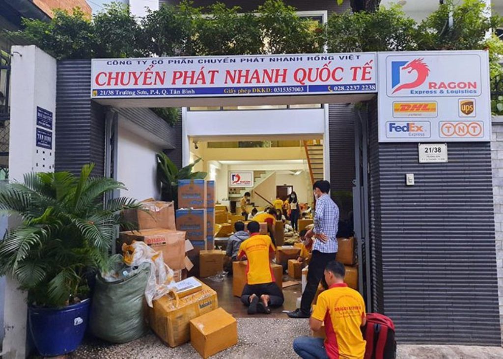 Mẫu đồng phục nhân viên công ty Vận chuyển quốc tế Dragon Express - Hình 3