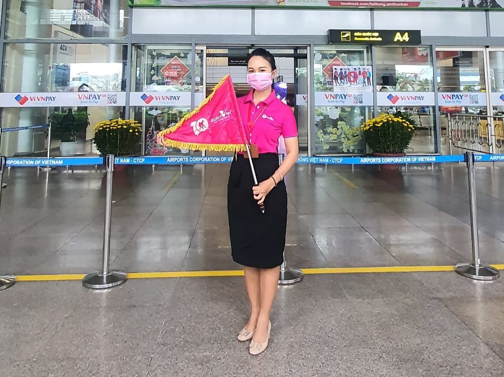 Mẫu đồng phục nhân viên tại công ty Du Lịch Việt - Hình 1