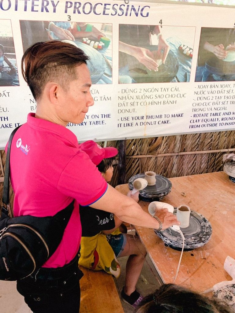 Mẫu đồng phục nhân viên tại công ty Du Lịch Việt - Hình 3