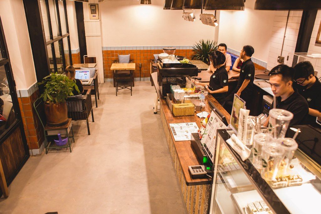 Mẫu đồng phục nhân viên tại cửa hàng Effoc Coffee - Hình 1