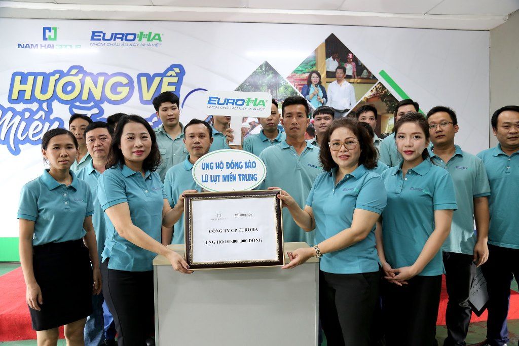 Mẫu đồng phục nhân viên tại công ty cửa nhôm Eroha - Hình 3