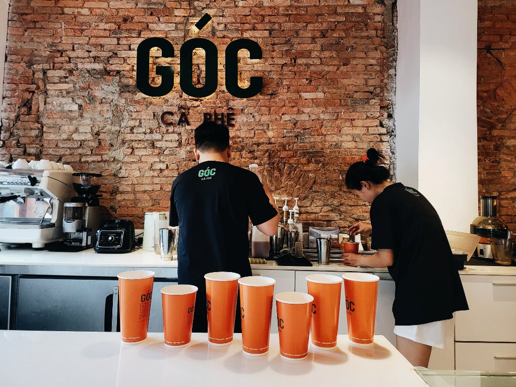 Nhân viên phục vụ tại Góc Cà Phê - Hình 3