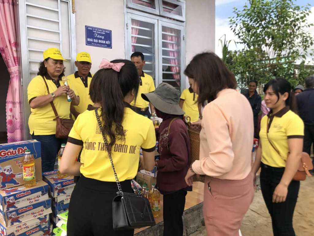 Đồng phục nhân viên tại Golden - Hình 1