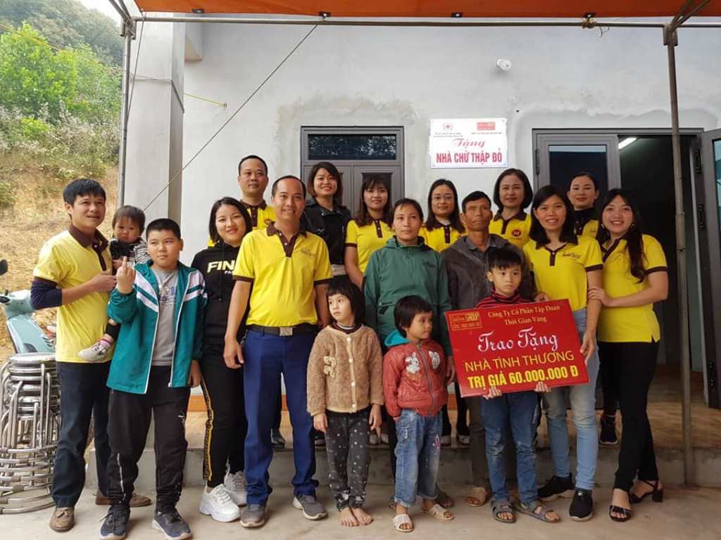 Đồng phục nhân viên tại Golden - Hình 2