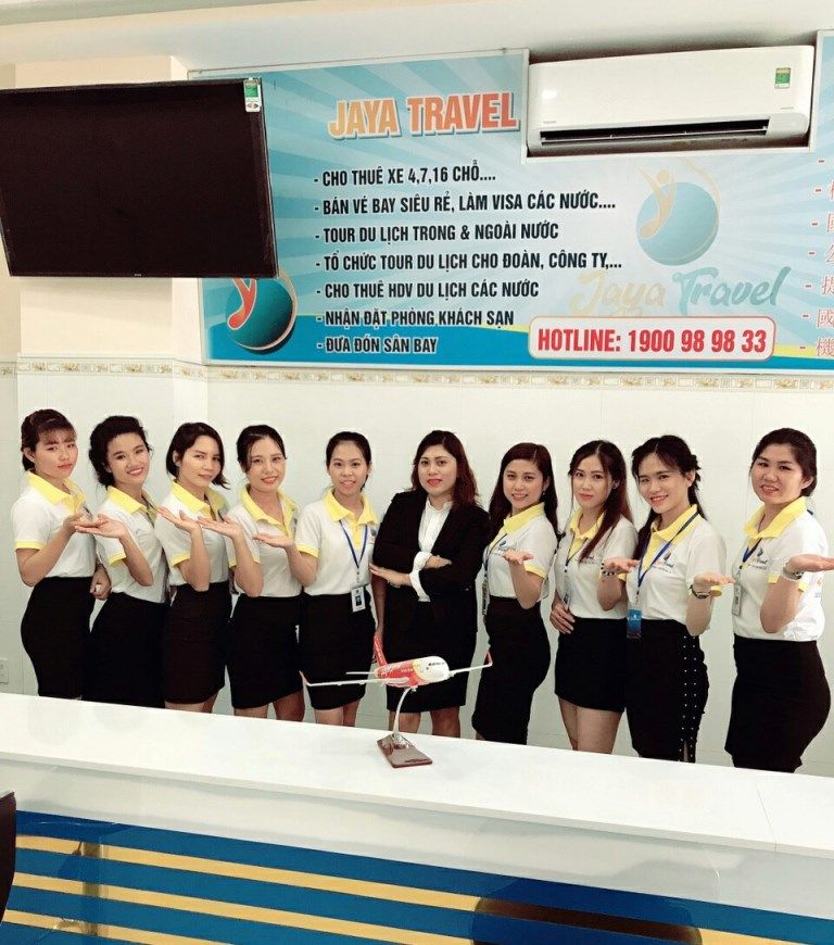 Đồng phục nhân viên tại công ty Jaya Travel - Hình 1