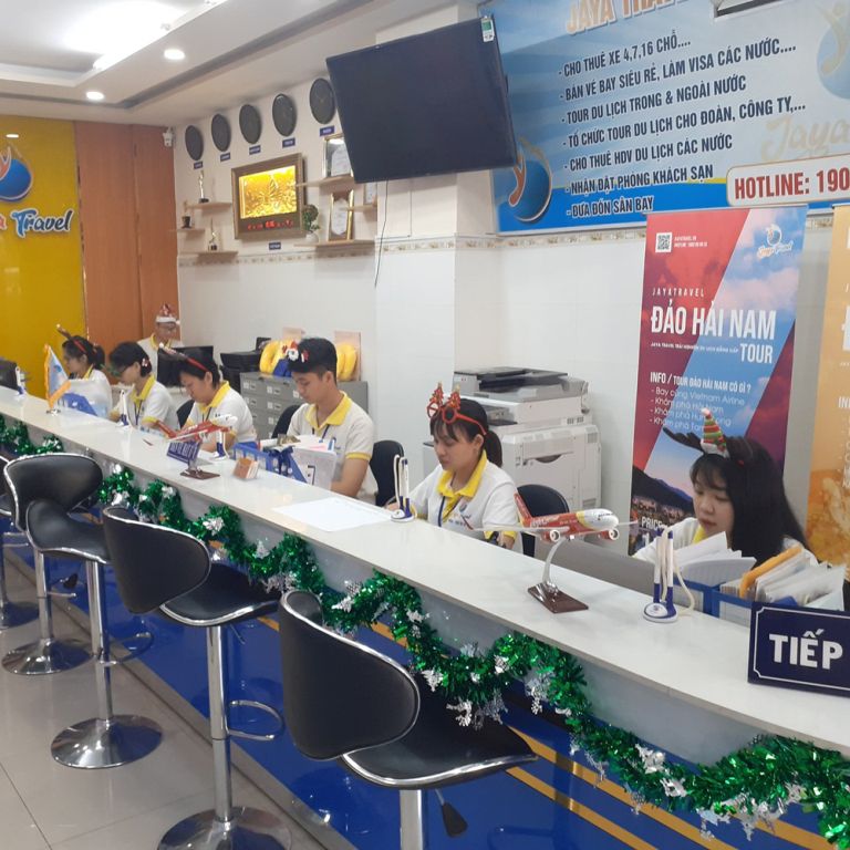Đồng phục nhân viên tại công ty Jaya Travel - Hình 3