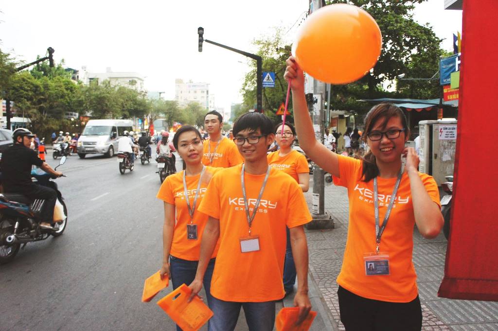 Mẫu đồng phục nhân viên công ty Kerry Express - Hình 3