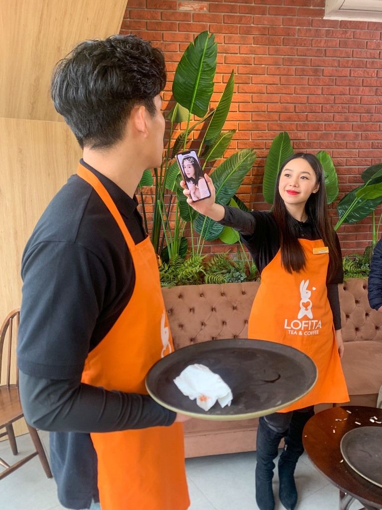 Mẫu tạp dề nhân viên tại Lofita Tea & Coffee - Hình 1