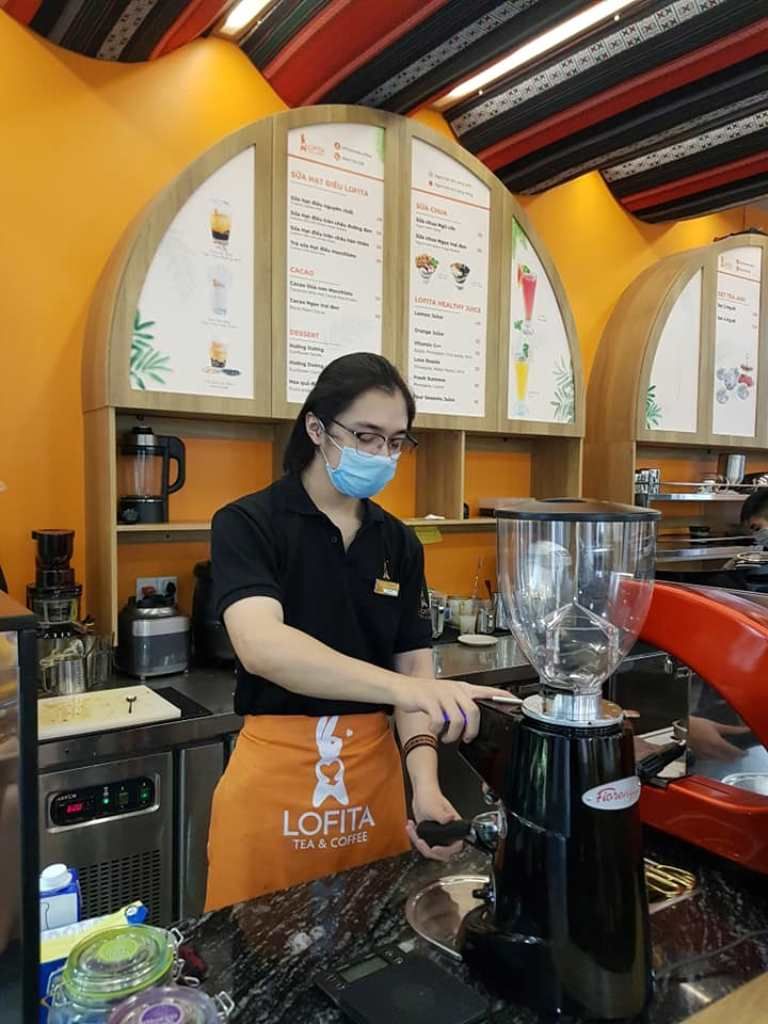 Mẫu đồng phục nhân viên tại Lofita Tea & Coffee - Hình 1