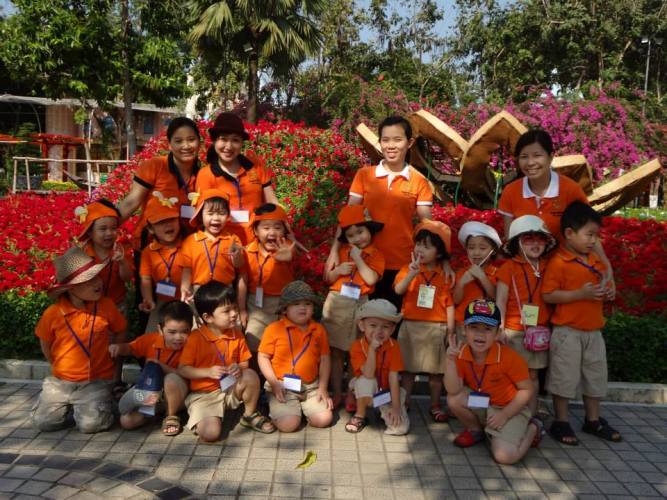 Nhu cầu với áo đồng phục có cổ trở nên phổ biến