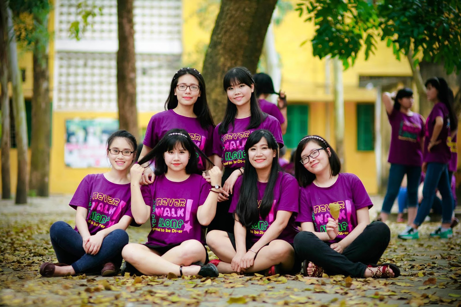 Mặc áo đồng phục lớp thoải mái