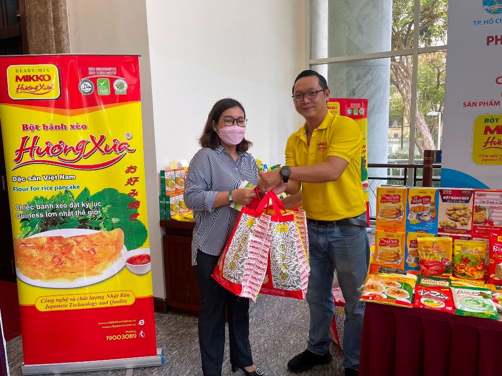 Mẫu đồng phục nhân viên tại Mikko Hương Xưa - Hình 3