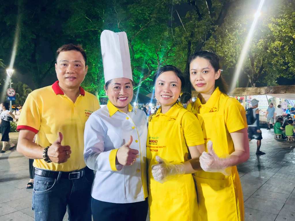 Mẫu đồng phục tạp dề Mikko Hương Xưa - Hình 1