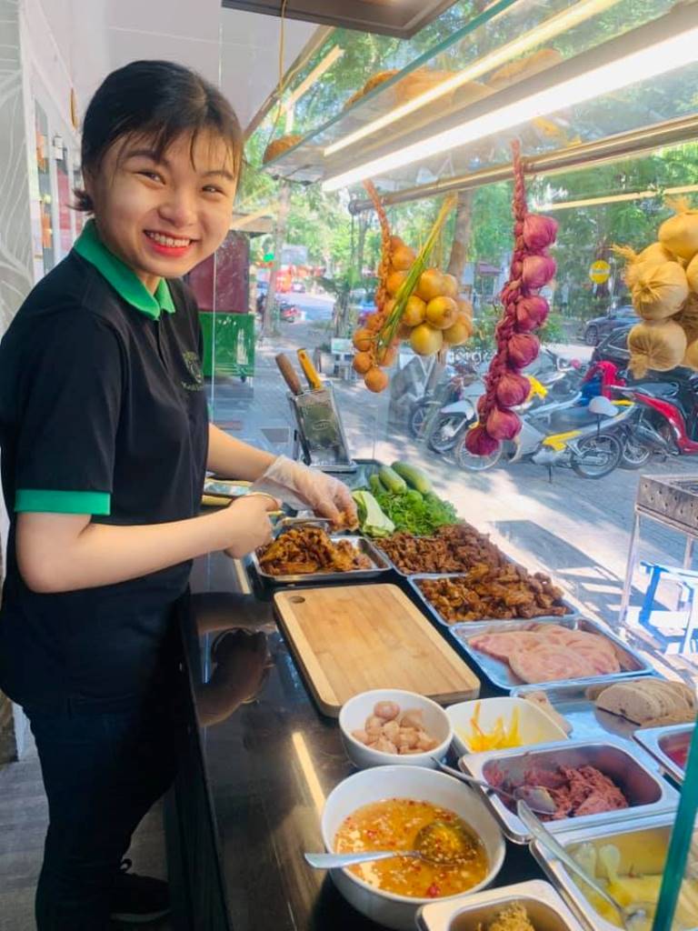 Nhân viên tại Moped Koffee & Bread - Hình 1
