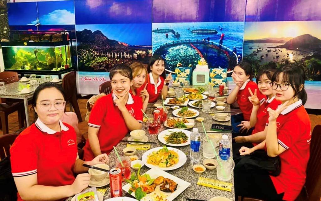 Nhân viên tại Nam Thanh Coffee - Hình 2