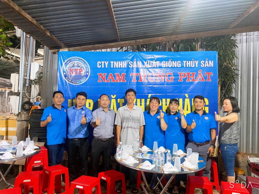 Mẫu đồng phục nhân viên tại công ty Thuỷ Sản Nam Trung Phát - Hình 2