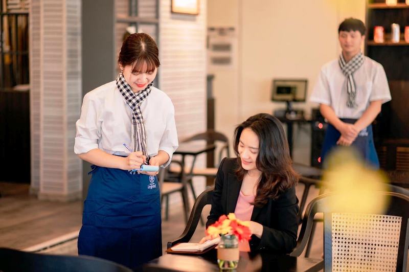 Mẫu đồng phục nhân viên quán cà phê Trung Nguyên