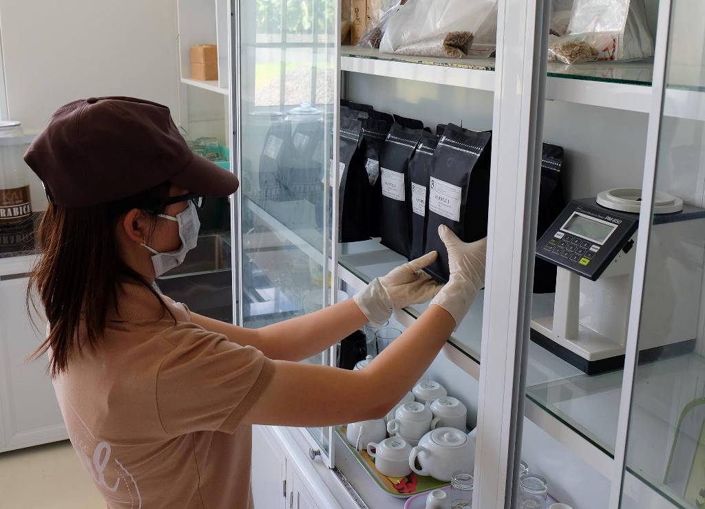 Đồng phục nhân viên tại Bảo Lộc Real Coffee - Hình 2